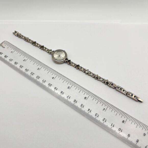 Y2K Crystal Quartz Watch - Picture 4 of 5